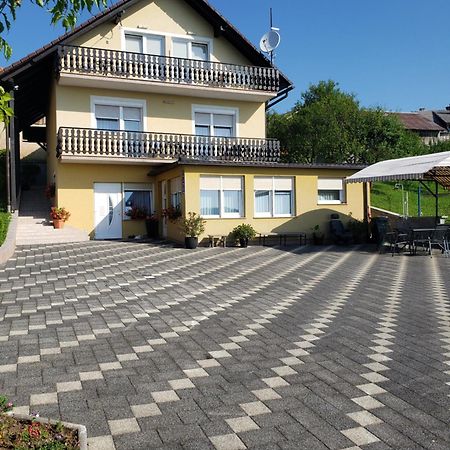 Apartments Mise Ogulin Zewnętrze zdjęcie