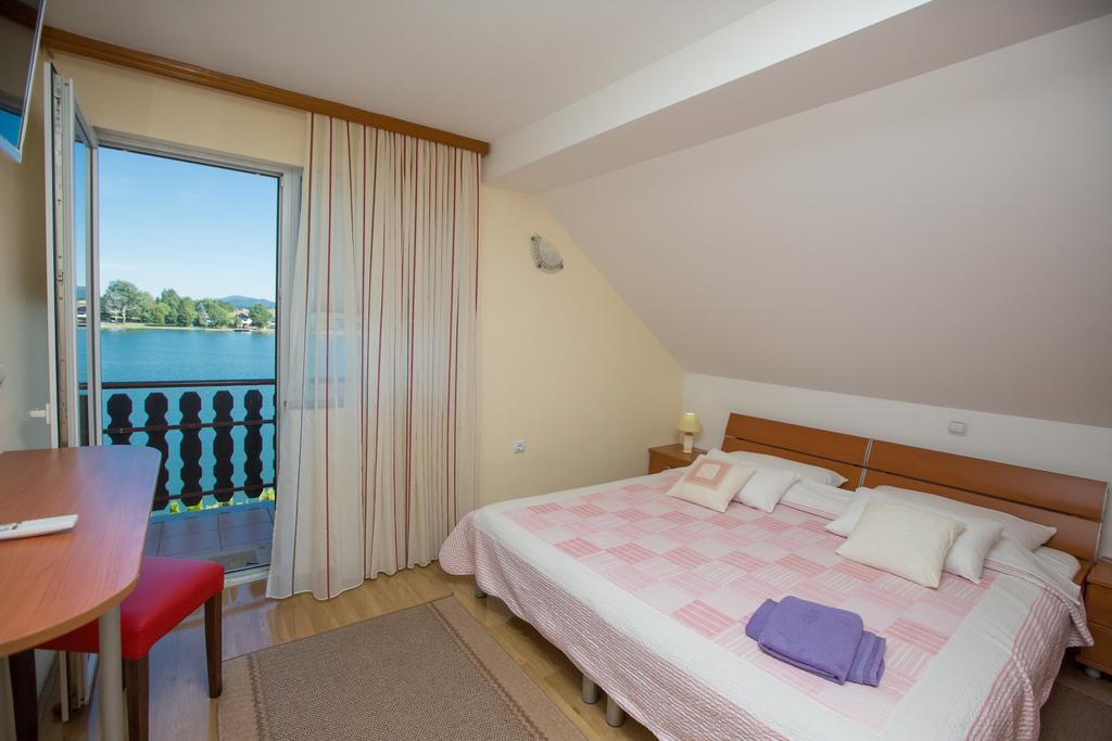 Apartments Mise Ogulin Zewnętrze zdjęcie