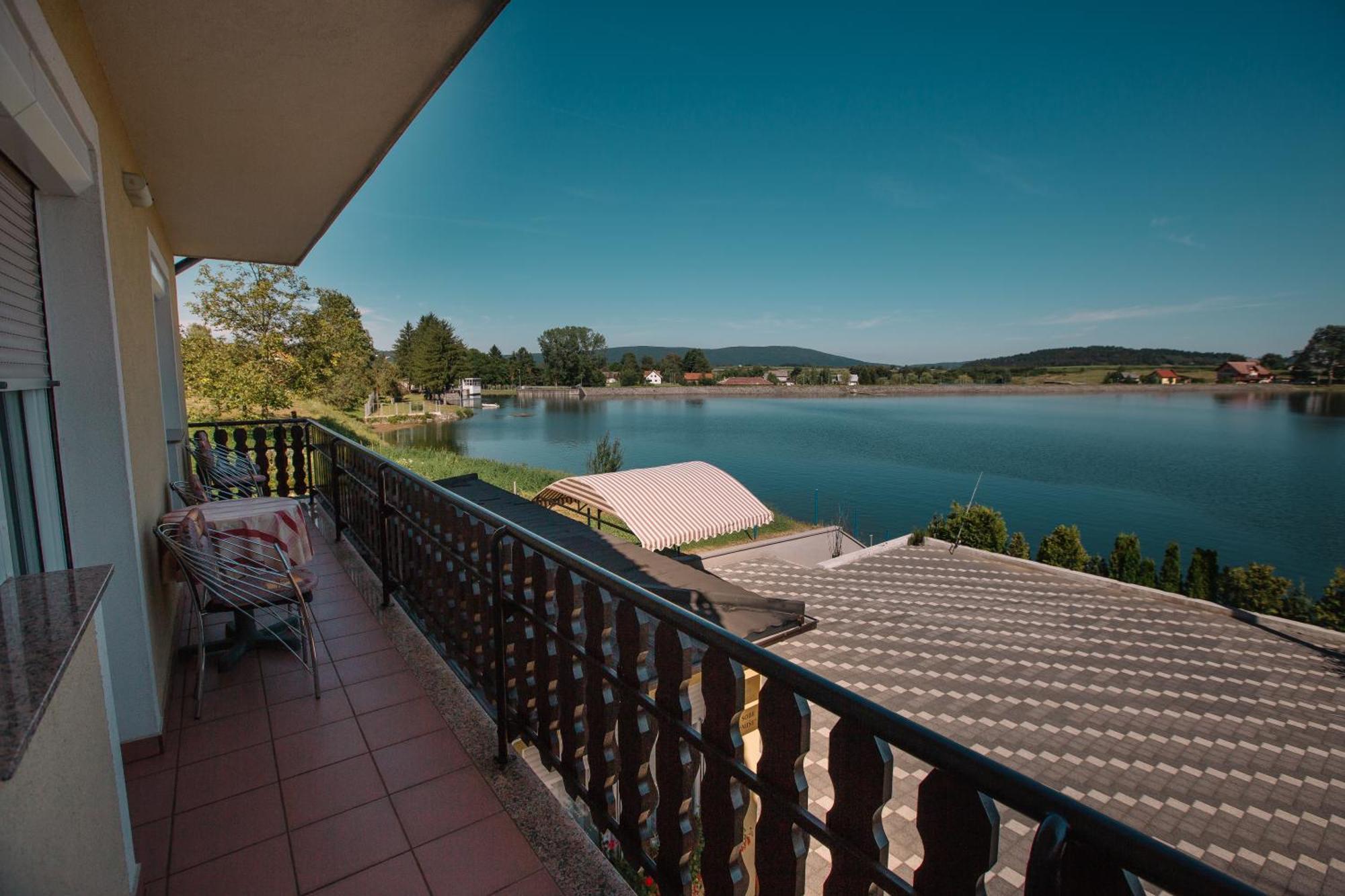 Apartments Mise Ogulin Zewnętrze zdjęcie