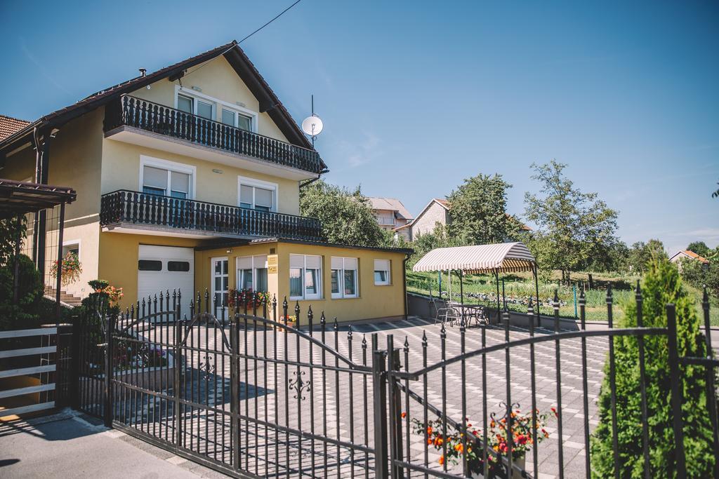 Apartments Mise Ogulin Zewnętrze zdjęcie