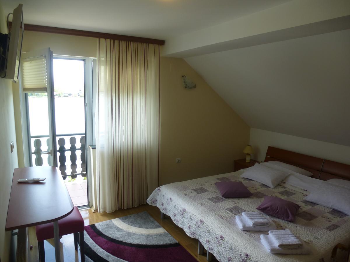 Apartments Mise Ogulin Zewnętrze zdjęcie