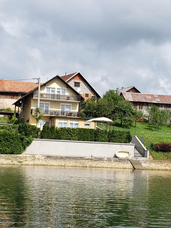 Apartments Mise Ogulin Zewnętrze zdjęcie