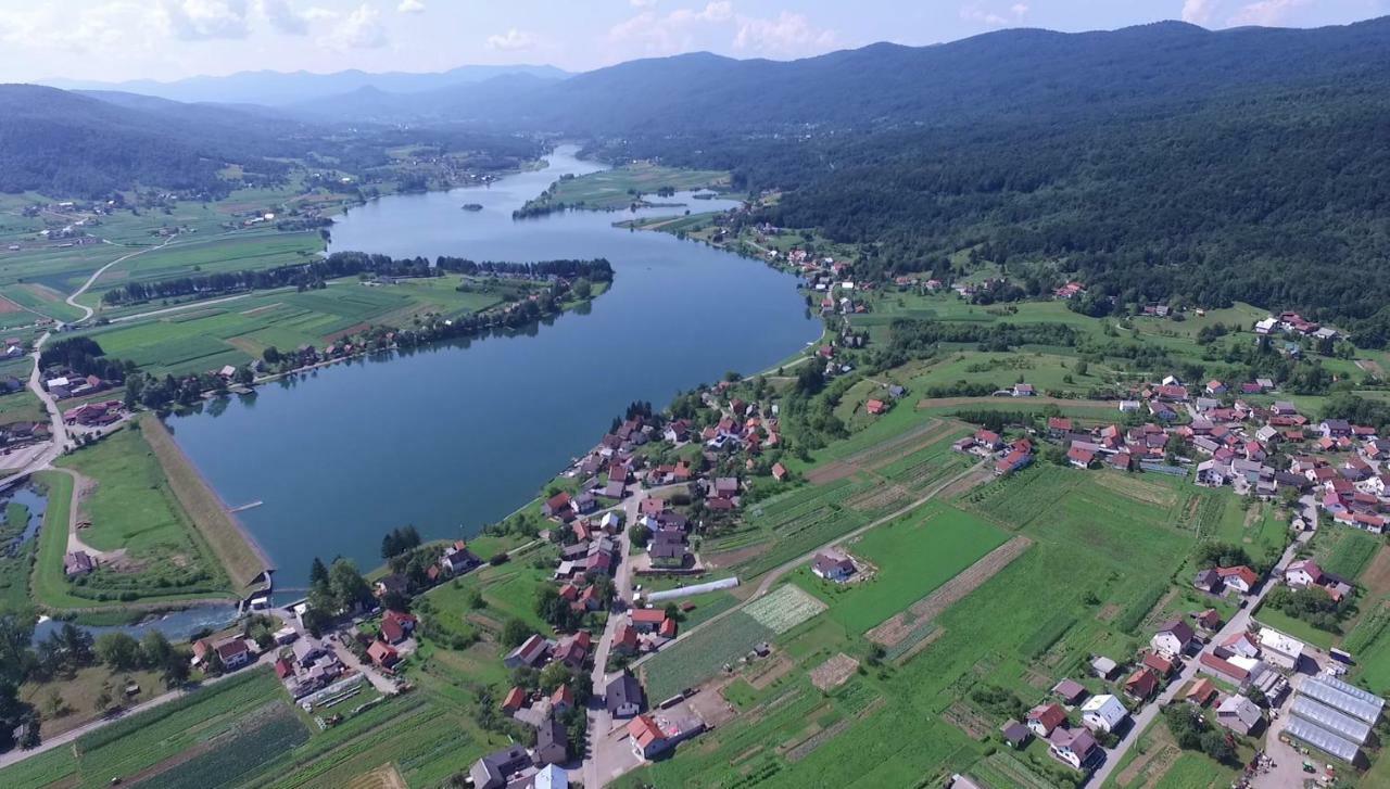 Apartments Mise Ogulin Zewnętrze zdjęcie